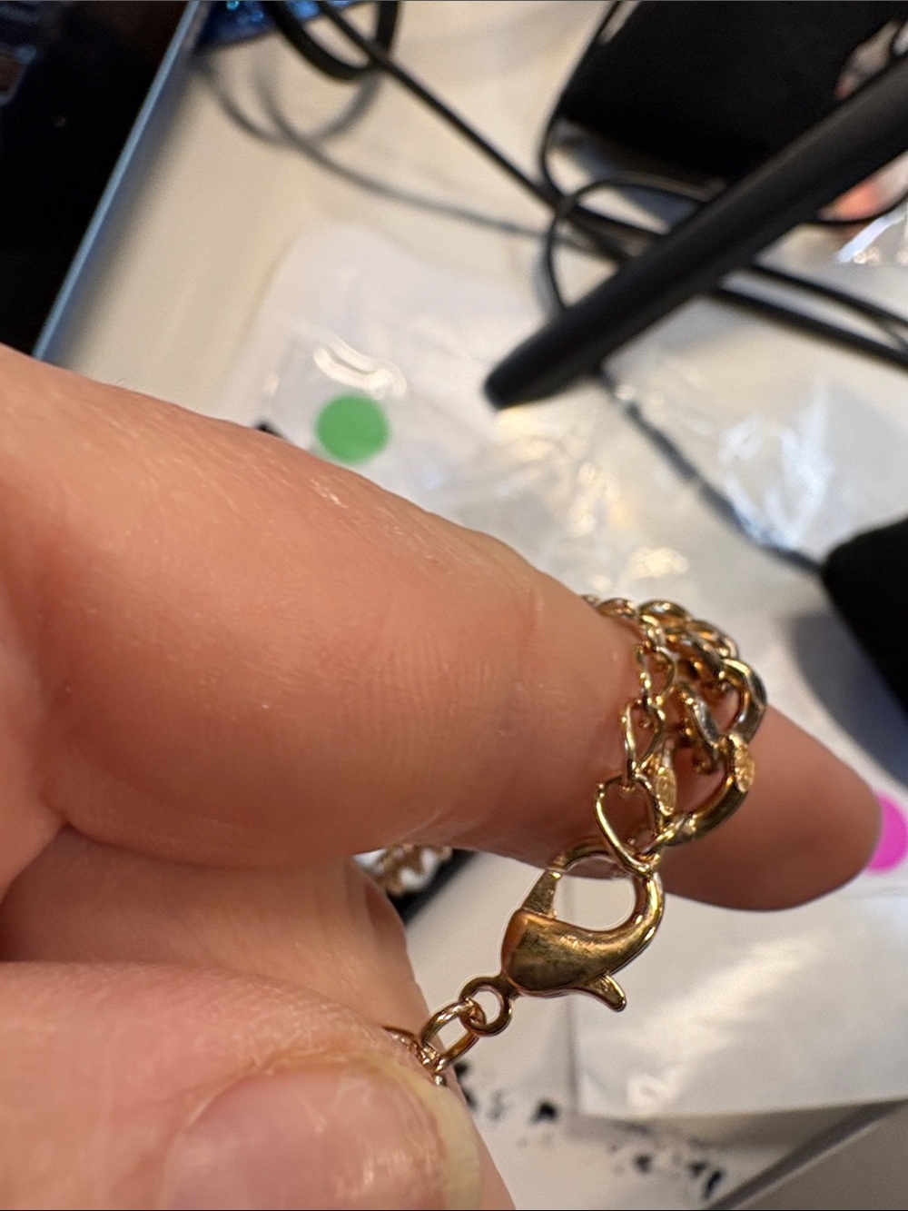 Gold-Tone Chain Necklace with Pink Crystal Heart Pendant - Picture 4 of 5